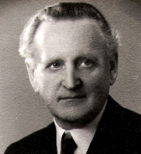 Dr. Bene László 